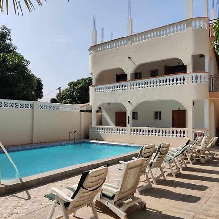 מלון Brufut Dabo House מראה חיצוני תמונה