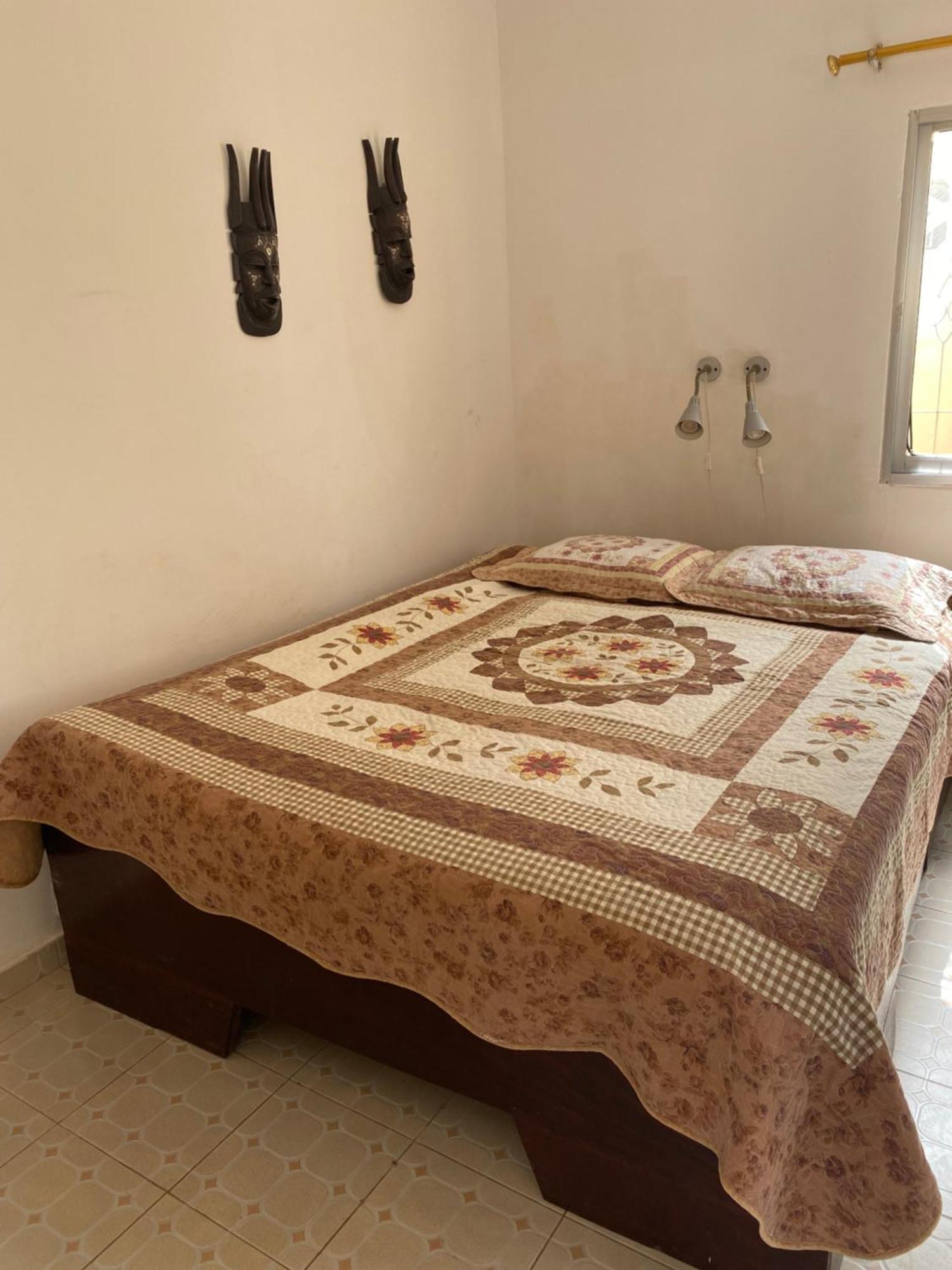 מלון Brufut Dabo House מראה חיצוני תמונה